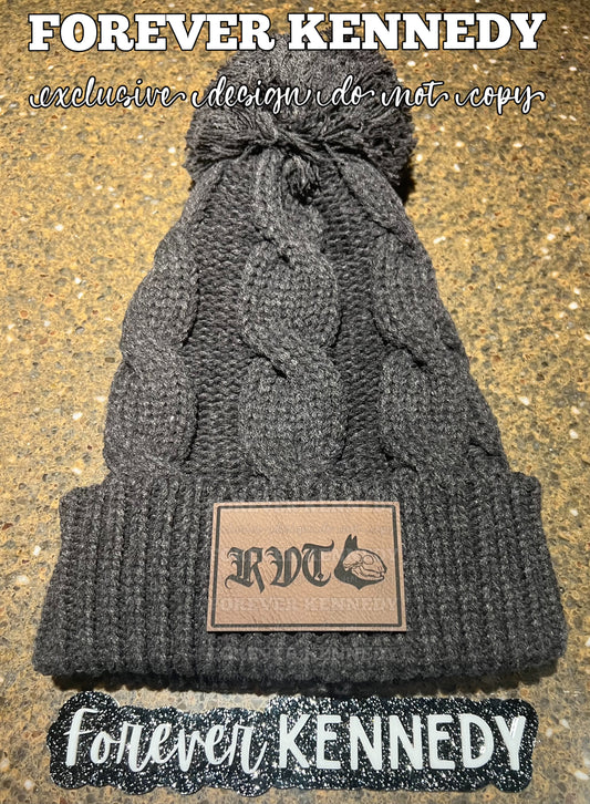 (PO) Beanie with pom / EXCLUSIVE Veterinary Title with optional skull