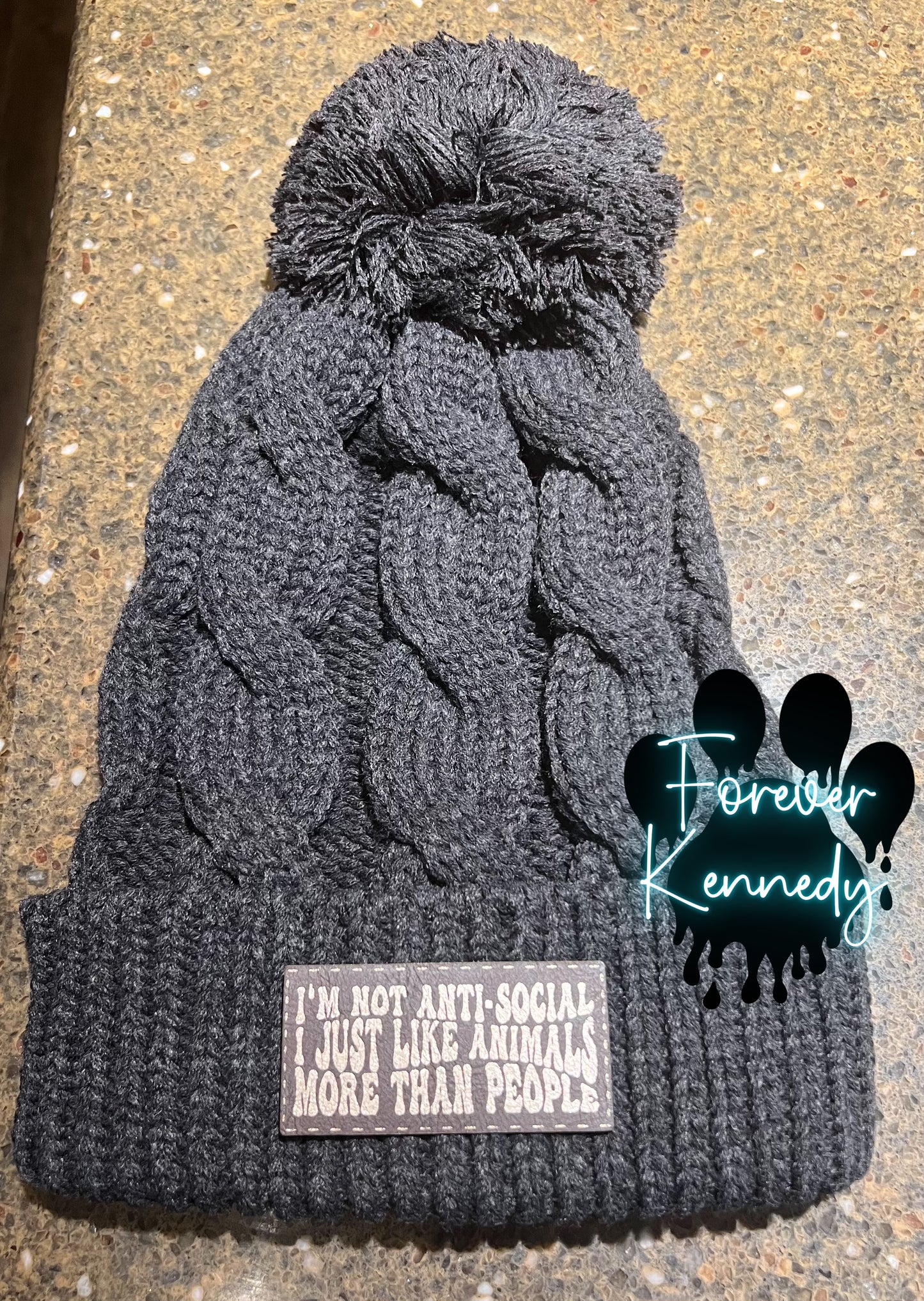 (PO) Beanie with pom: EXCLUSIVE Anti-Social