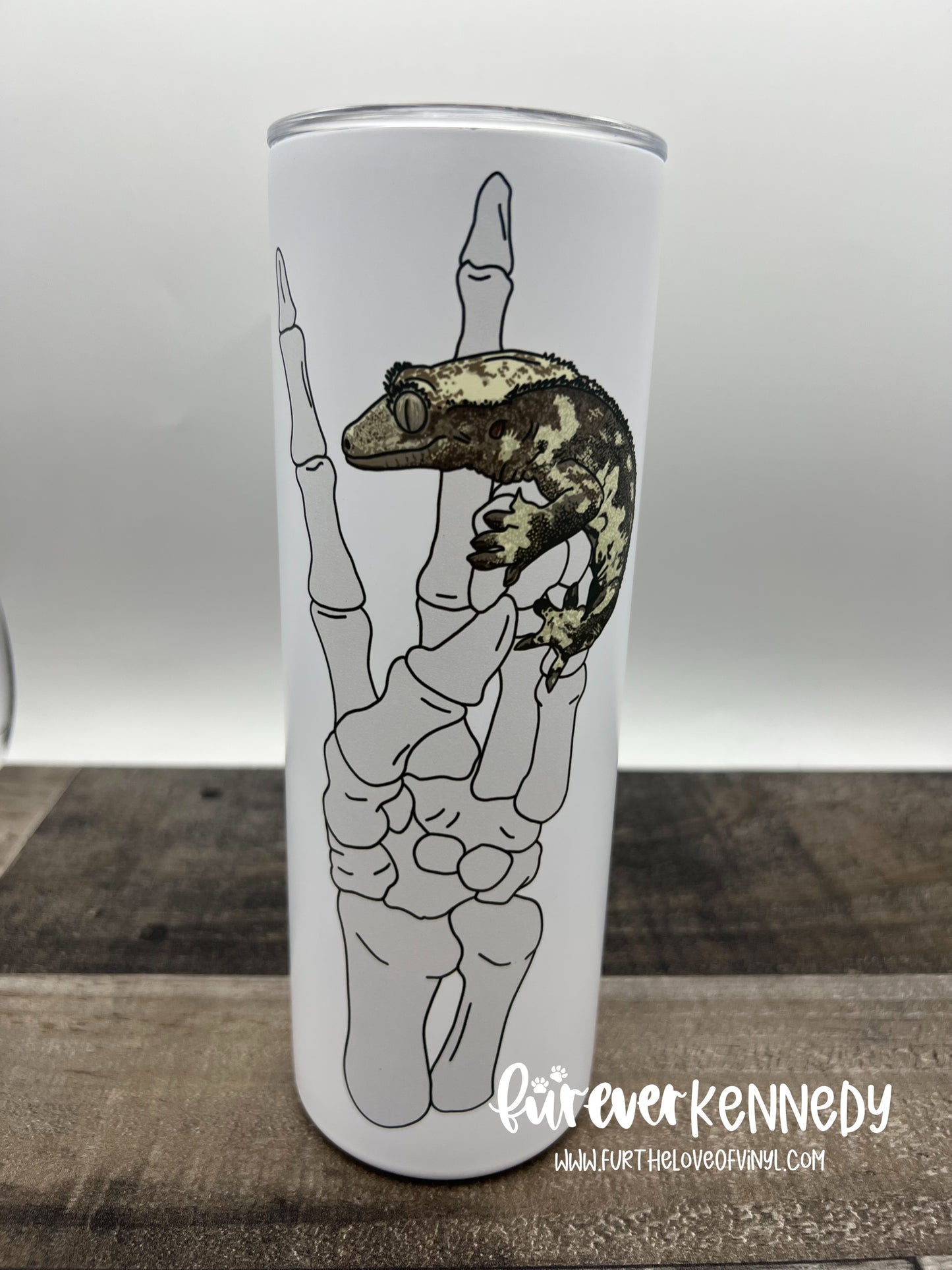 (MTO) Sub Tumbler: Crested Gecko Peace Sign